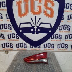 Intercalavera Hyundai Tucson 2016 - 2018 (Detalle se envía con pedazo faltante