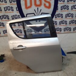Puerta Trasera Derecha Suzuki Swift 2012 2017 (Detalle)