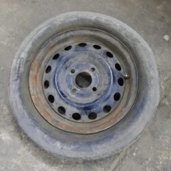 Rin 14 Ford Figo 2016 2019 no sirve llanta