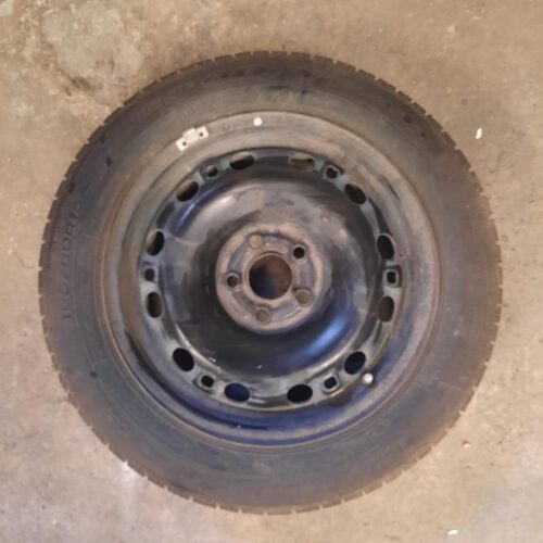 Llanta Good Year Rin 15 Vw Vento buen estado