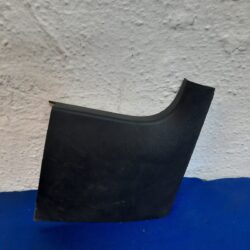 Moldura Pisa Alfombra Delantera Der. Volkswagen Vento 16 20