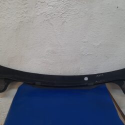 Moldura Tolva Parabrisas Del Volkswagen Polo/Vento 2013 2016 (Detalle)