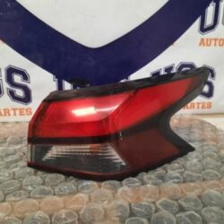 Calavera Derecha Nissan Versa 2020 2021