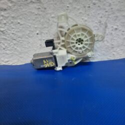 Motor Elevador Vidrio Mercedes Benz 2015-2020 Clase C