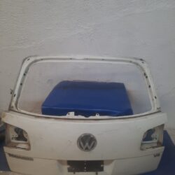 Cajuela Quinta Puerta Vw Touareg 2004 2009Original con chapa