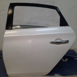 Puerta Trasera Izquierda Sentra 2014 - 2019