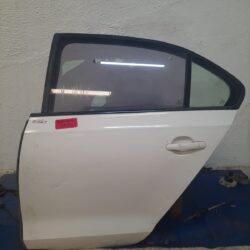 Puerta Trasera Izquierda De Volkswagen Jetta 2011-2018