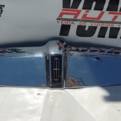 Moldura de cofre 98-99-00-01-02 Lincoln Town Car