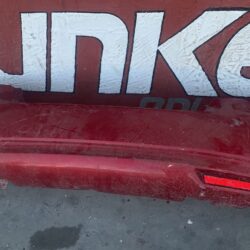 facia trasera dodge attitude 2018