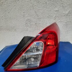 Calavera Derecha Versa 2012-2019 (Detalle Mínimo)