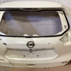 Tapa 5ta Puerta con detalle, NISSAN X-TRAIL, 2016-2020