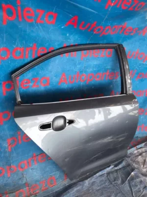 PUERTA TARCERA IZQUIERDA TOYOTA COROLLA 2020 2021 2022 DETALLE EN FOTO - Imagen 3