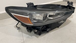 faro derecho mazda 6 2019 2020 2021 2022 leds detalle en pata - Imagen 2