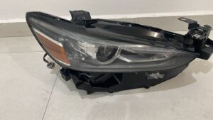 faro derecho mazda 6 2019 2020 2021 2022 leds detalle en pata