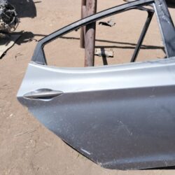 ELANTRA 2013 PUERTA TRASERA DERECHA