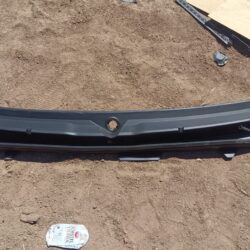 TOLVA LIMPIABRISAS SILVERADO 2016