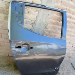 Puerta Trasera Derecha Mitsubishi L200 2018 A 2023