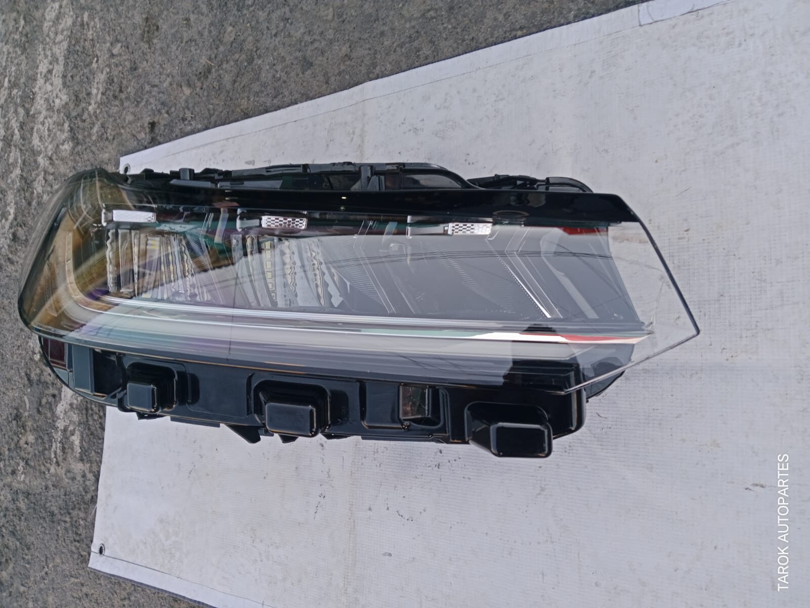 Faro derecho Jetta 2025-2026 - Imagen 3