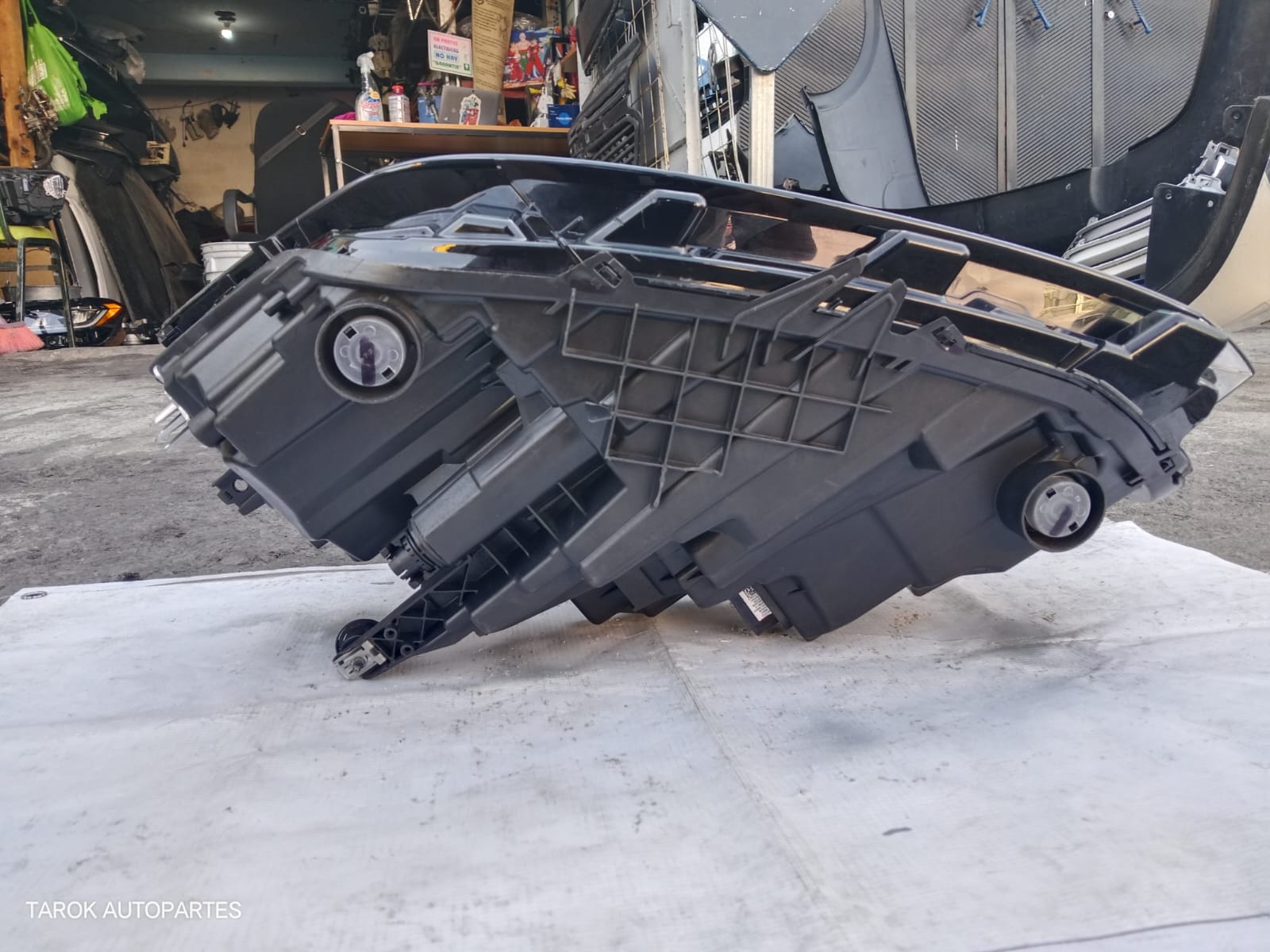 Faro derecho Jetta 2025-2026 - Imagen 4