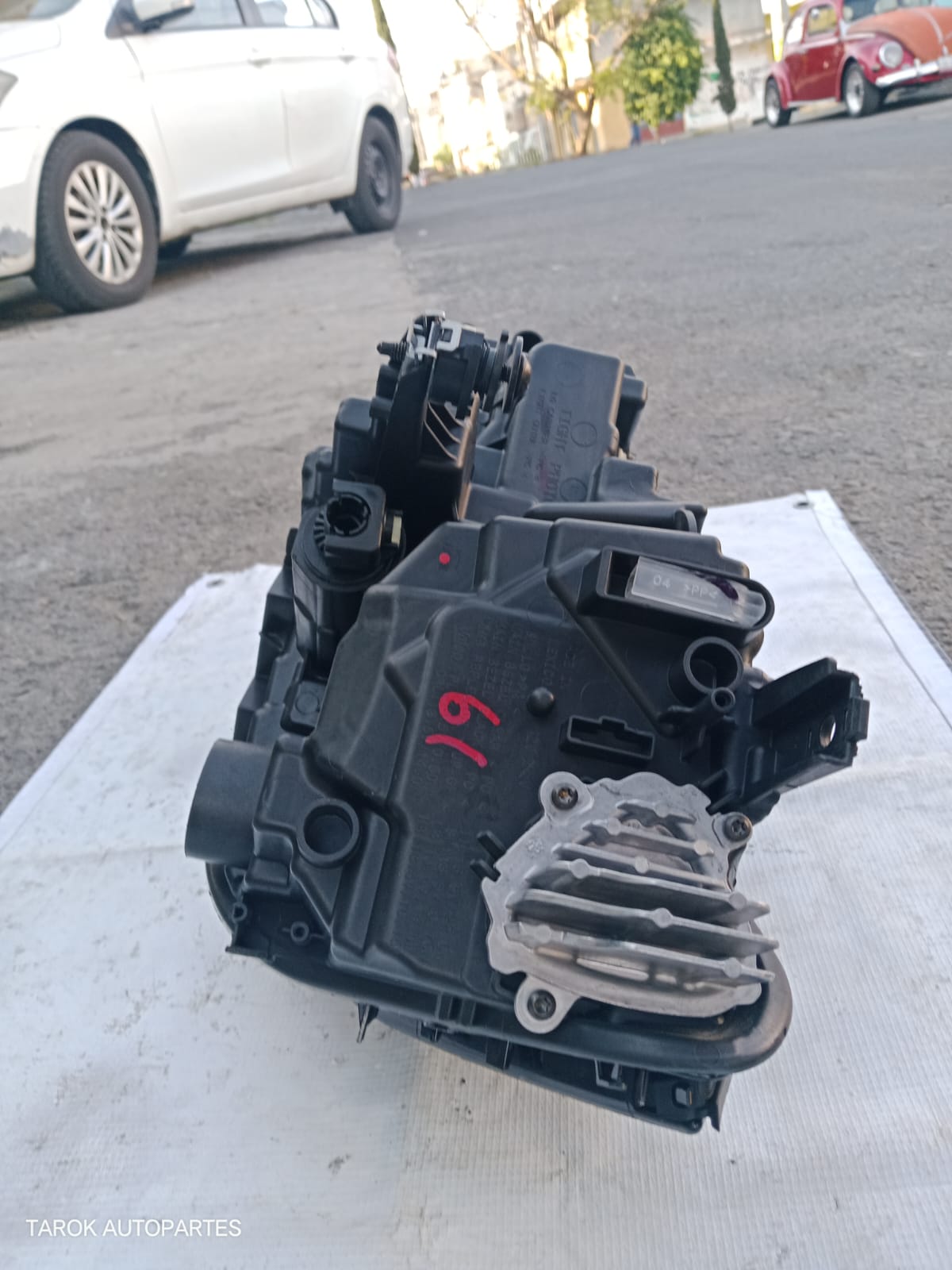 Faro derecho Jetta 2025-2026 - Imagen 9