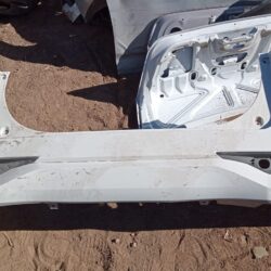 Facia trasera Toyota avanza 22-24