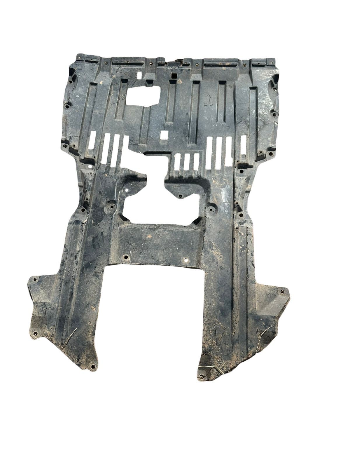 Tolva cubre cárter o inferior del motor Sentra 2020-2024 - Imagen 2