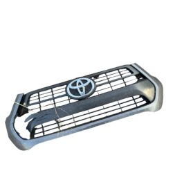 Moldura de Parrilla hilux 2021-2024 parrilla no sirve
