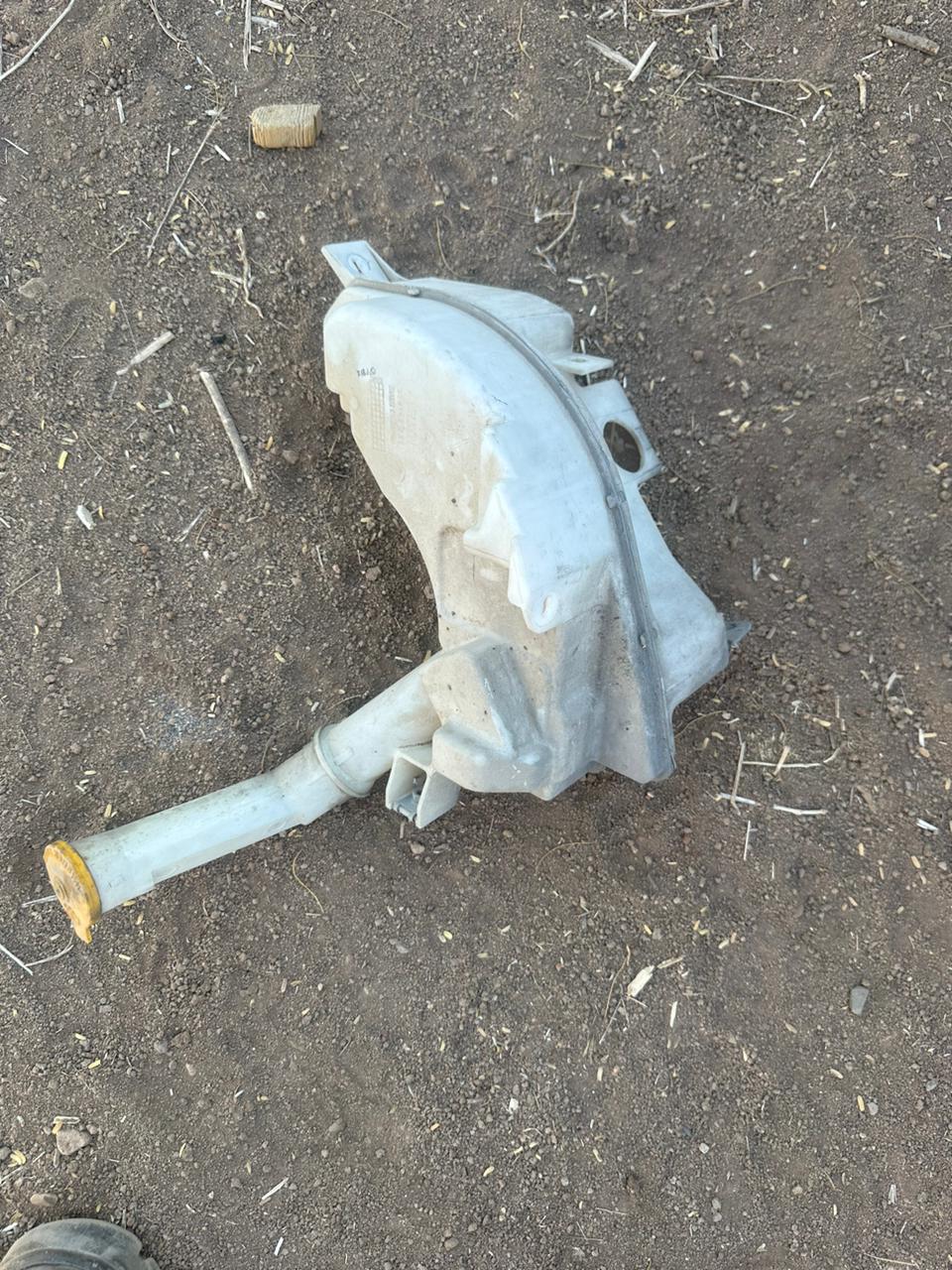 Depósito de los whipers Mazda 3 2006