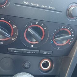 Controles de A/C Mazda 3 2004