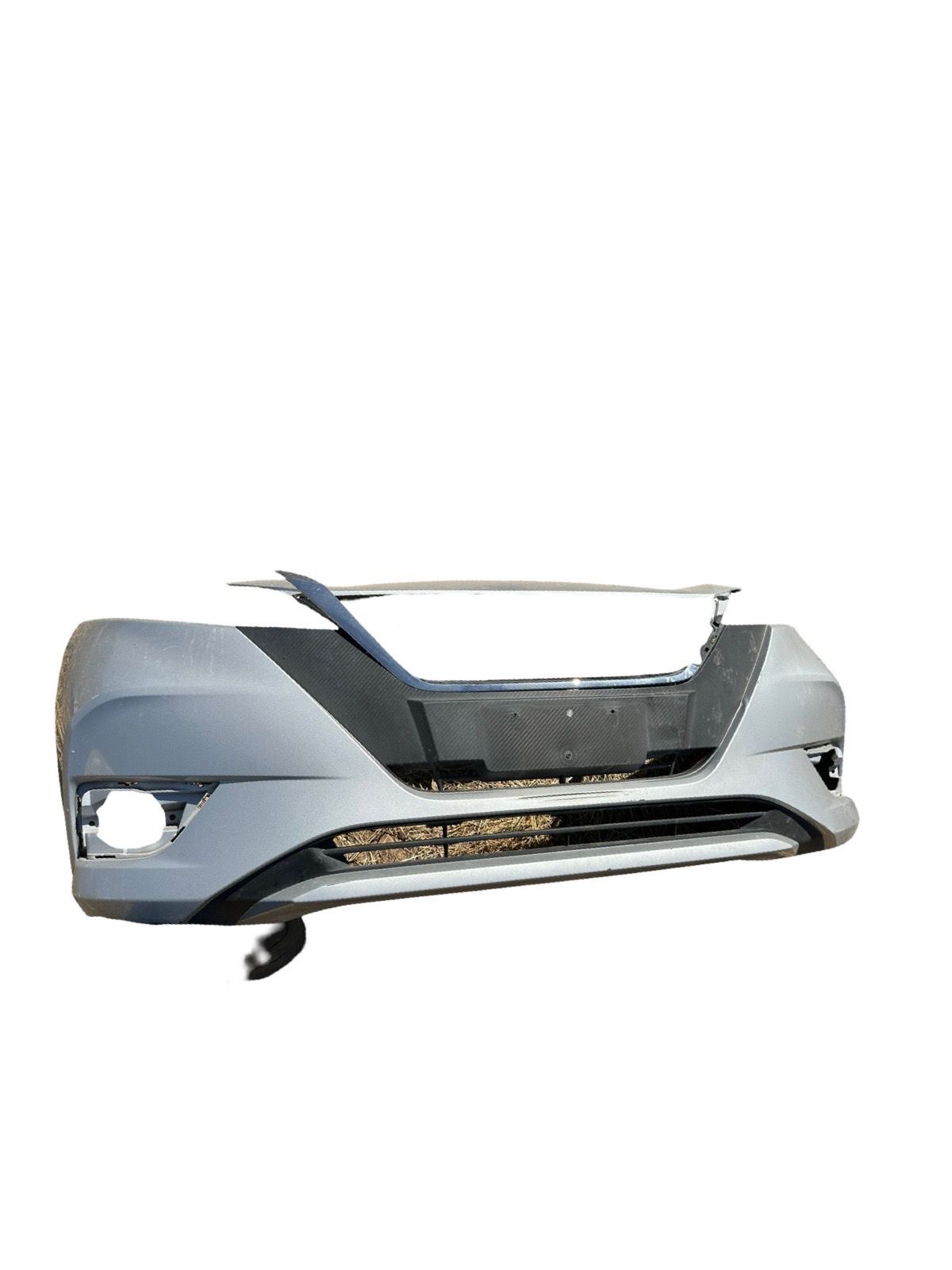 Facia delantera Nissan march 2021-2025