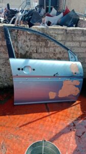 PUERTA DELANTERA DERECHA DODGE ATTITUDE 2006-2011