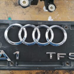 AUDI A1 2017 EMBLEMAS CROMADOS